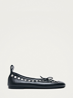 studs black