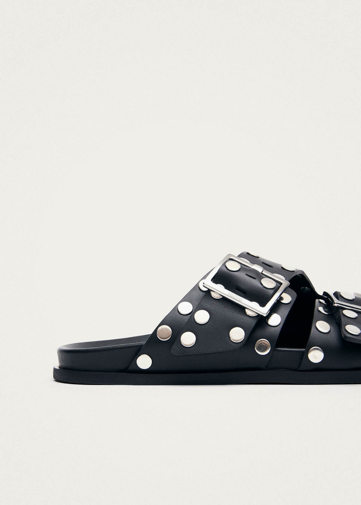 Alba Sandali in Pelle Nera con Borchie