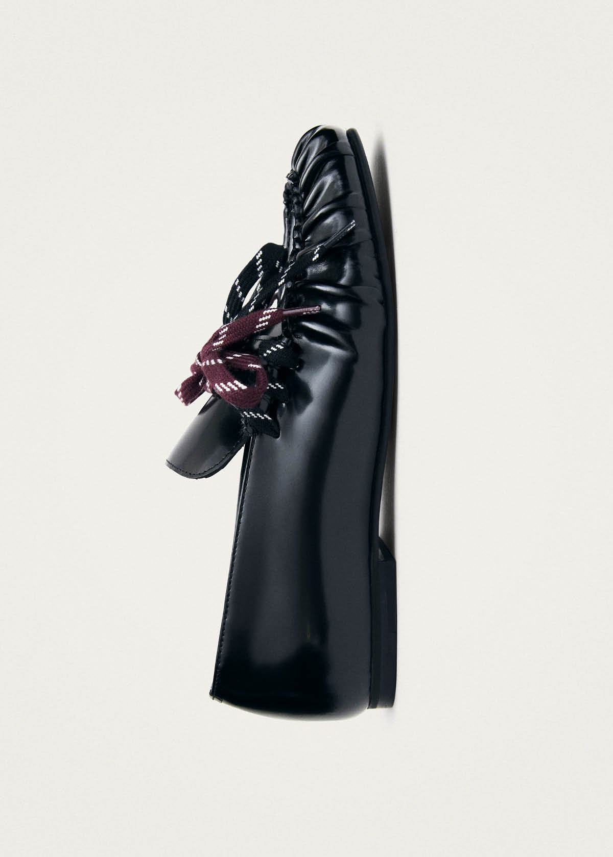 Mocassins en cuir noir Aven Lace