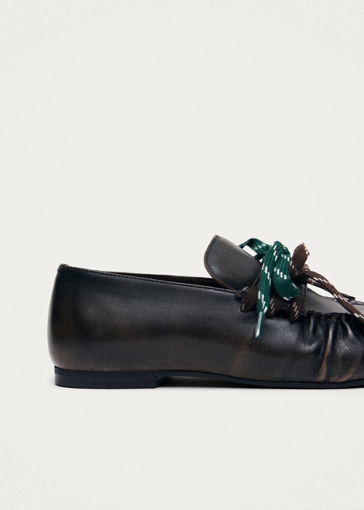 Mocassins en cuir marron effet vintage Aven Lace