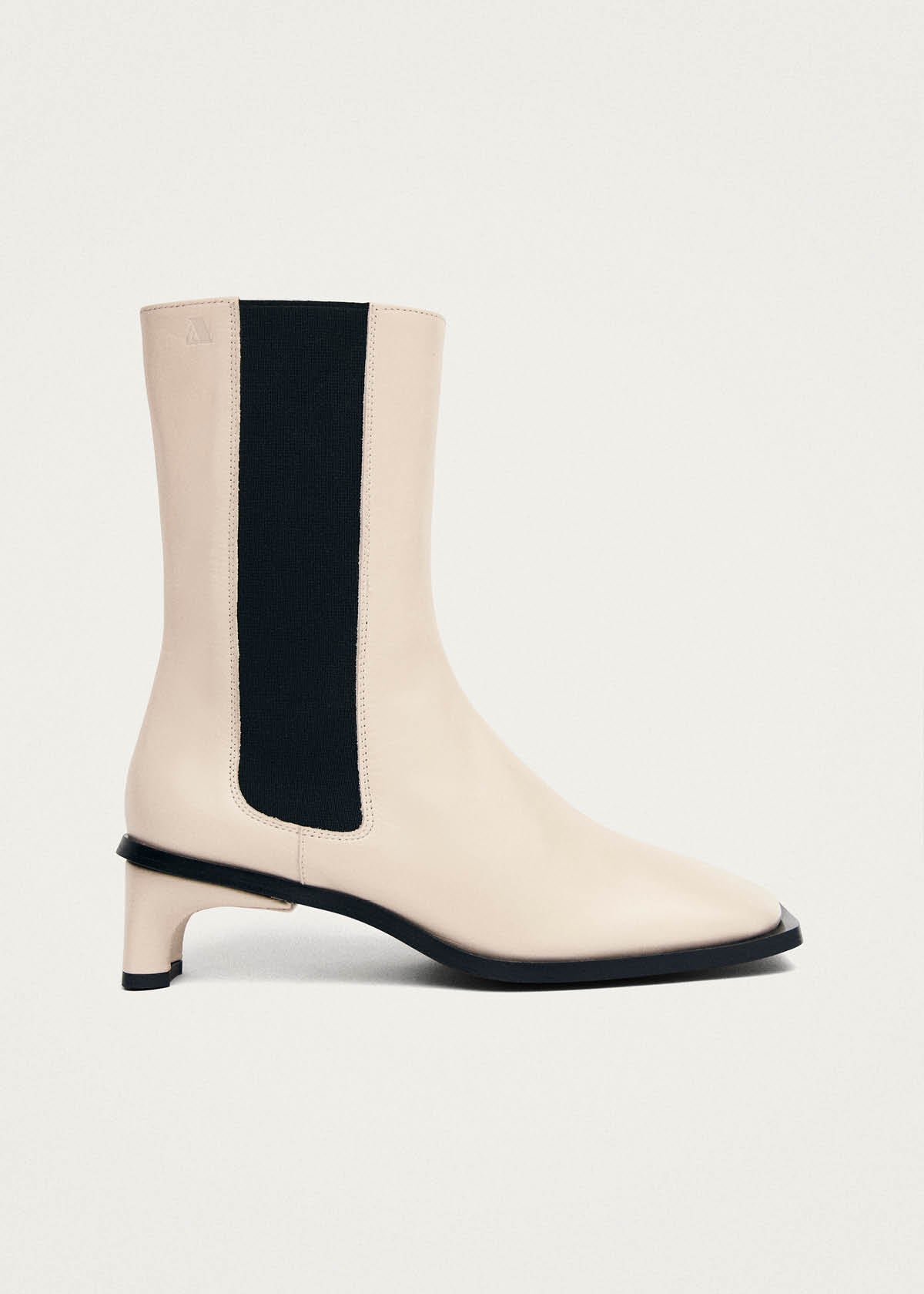 Elowen Rift Botas de Cuero Color Crema