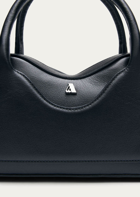 Bolso pequeño Hilma de cuero negro-image