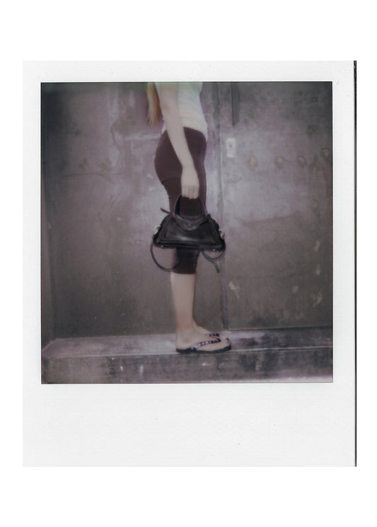 Bolso pequeño Hilma de cuero negro-image