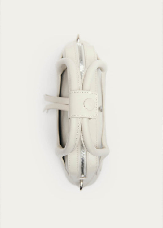 Bolso pequeño Hilma de vinilo blanco y cuero-image