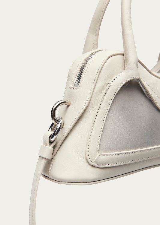 Bolso pequeño Hilma de vinilo blanco y cuero-image