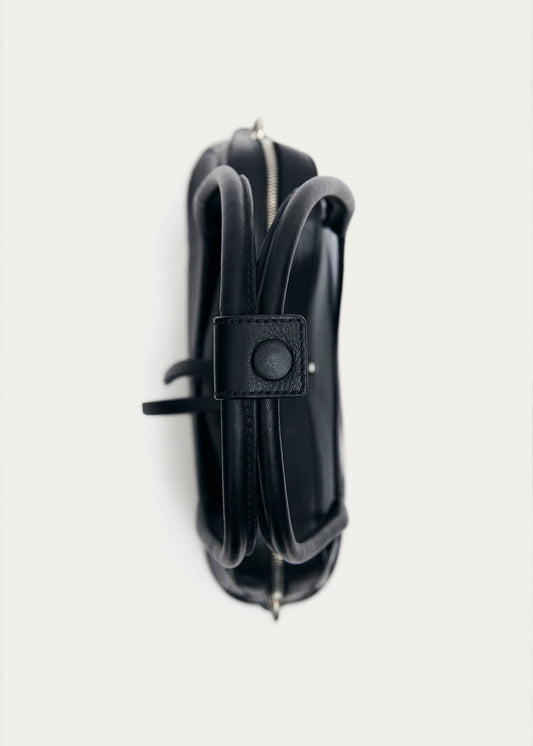 Bolso de cuero negro de vinilo Hilma-image
