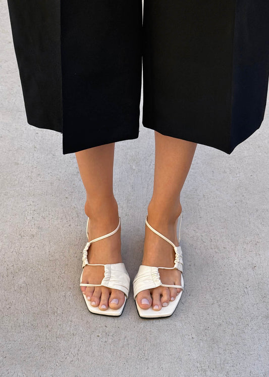 Sandalias de cuero crema Juniper-image