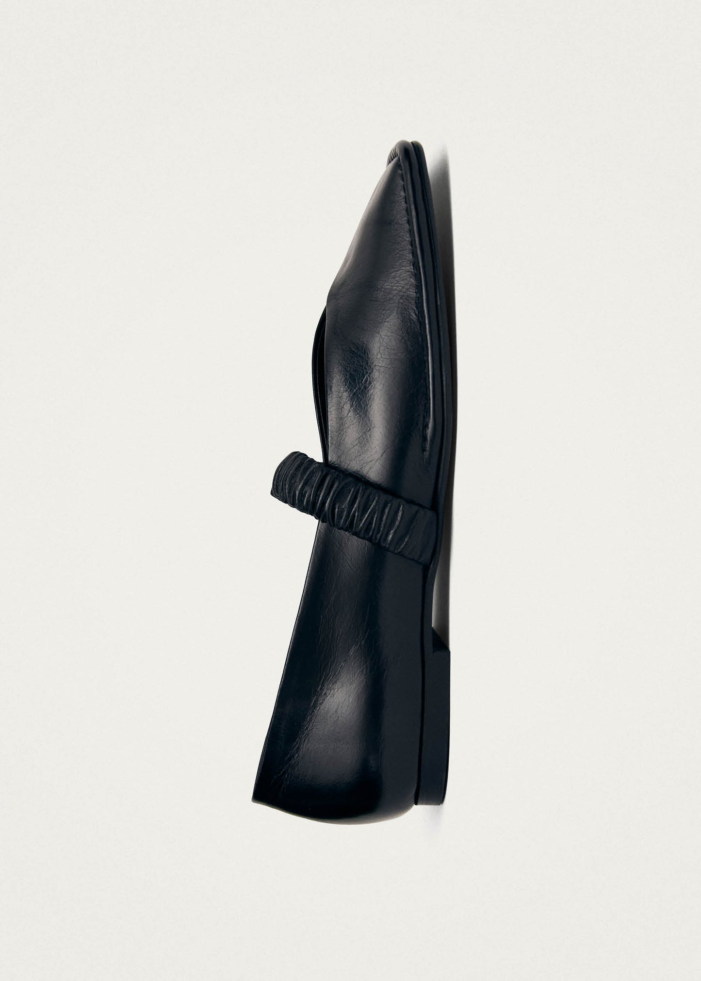 Lautan Schwarze Leder Ballerinas
