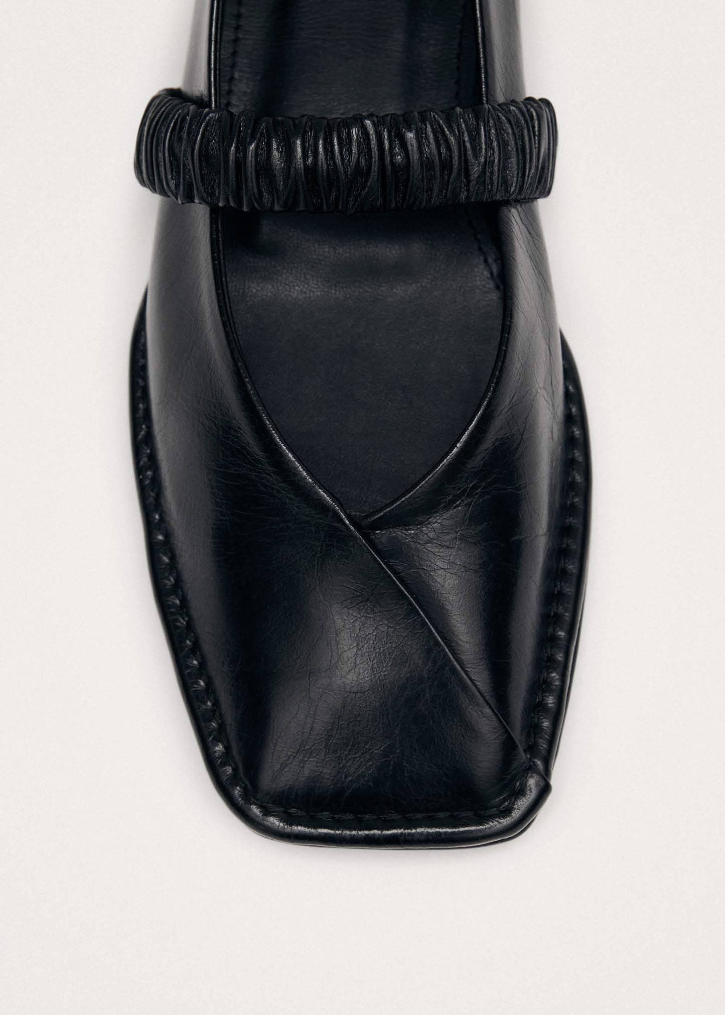 Lautan Schwarze Leder Ballerinas