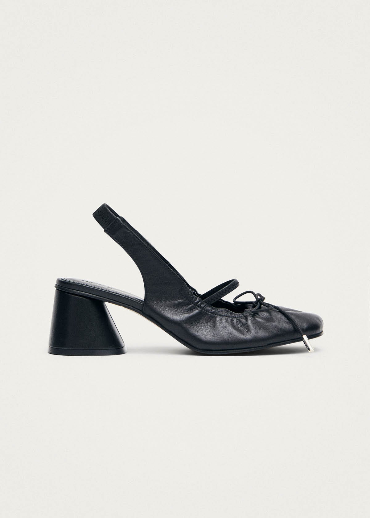 Zapatos de tacón de cuero negro Marly