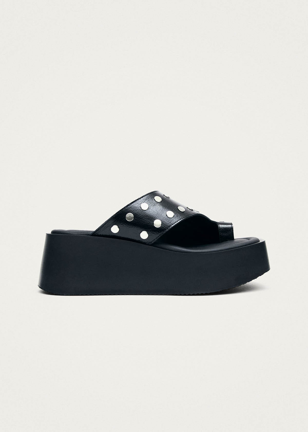 Nova Studs schwarze Leder Sandalen