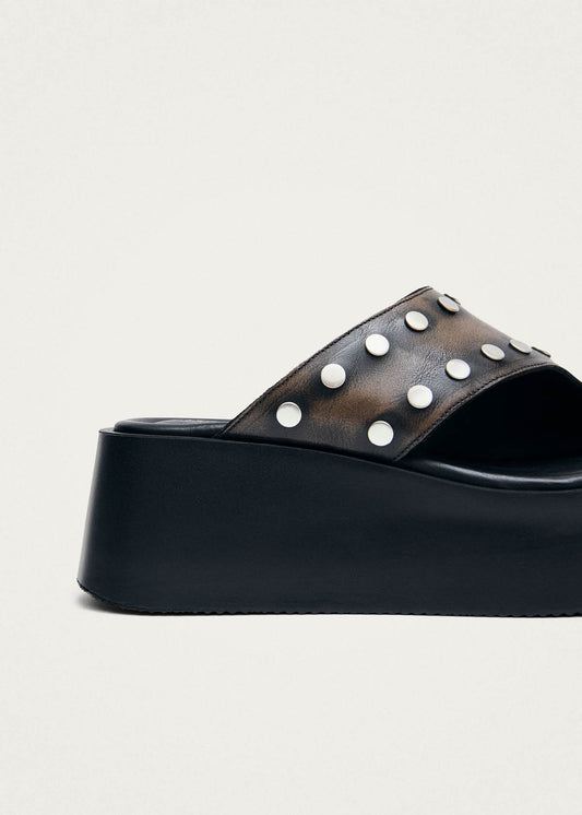 Nova Studs Sandalias de Cuero Marrón con Efecto Vintage-image