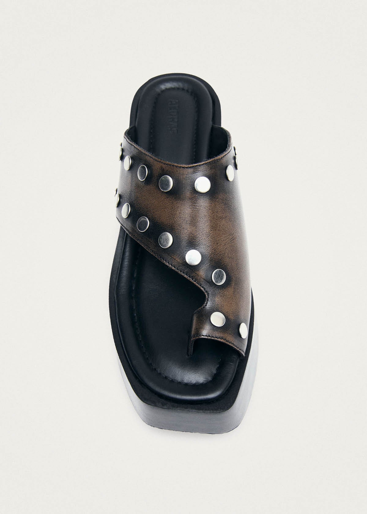 Nova Studs Sandales en Cuir Brun Effet Vintage