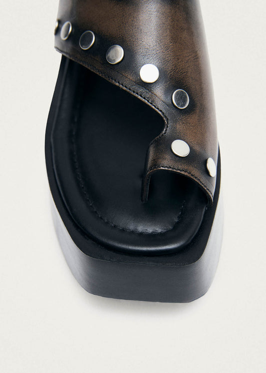 Nova Studs Sandalias de Cuero Marrón con Efecto Vintage-image