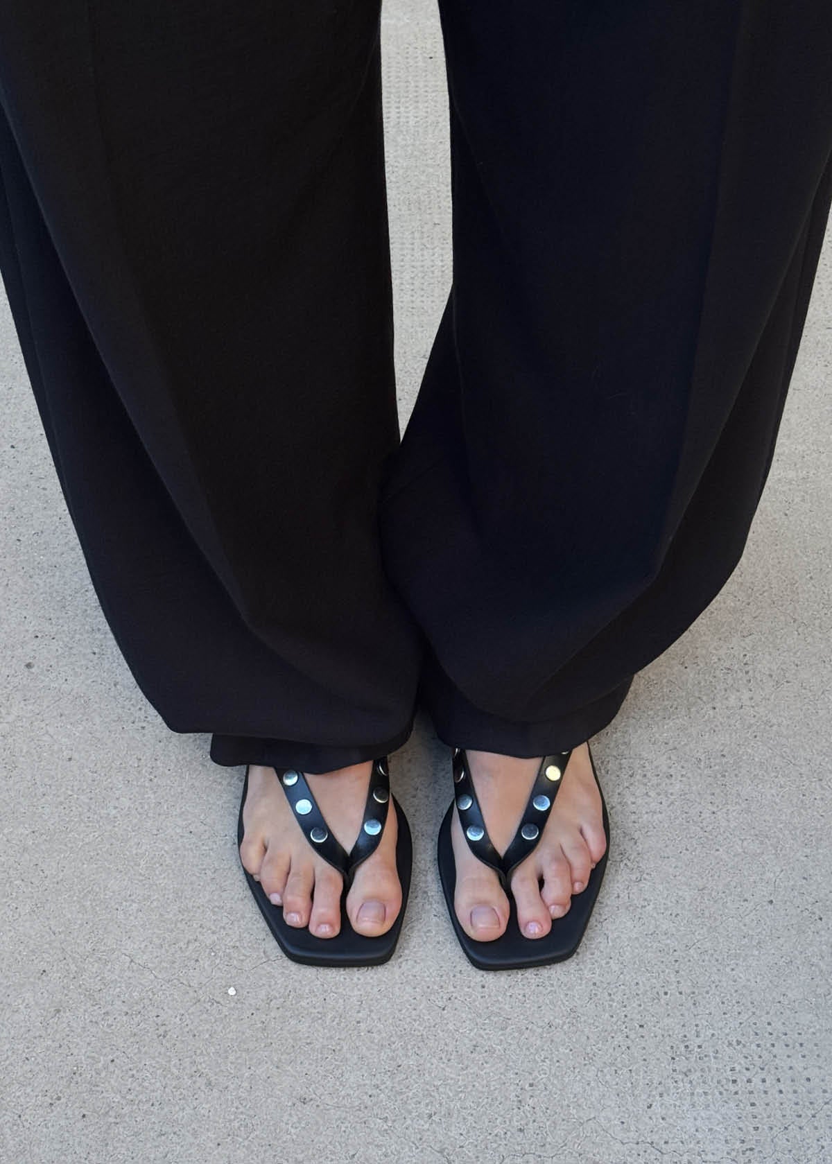 Ola Studs Sandalias de Cuero Negras