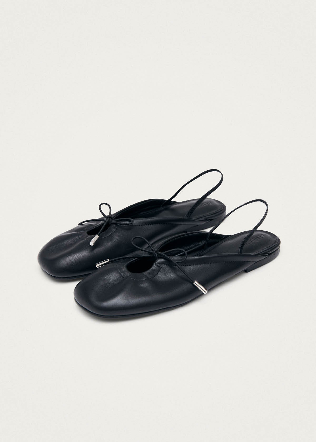 Oli Bailarinas de Cuero Negro
