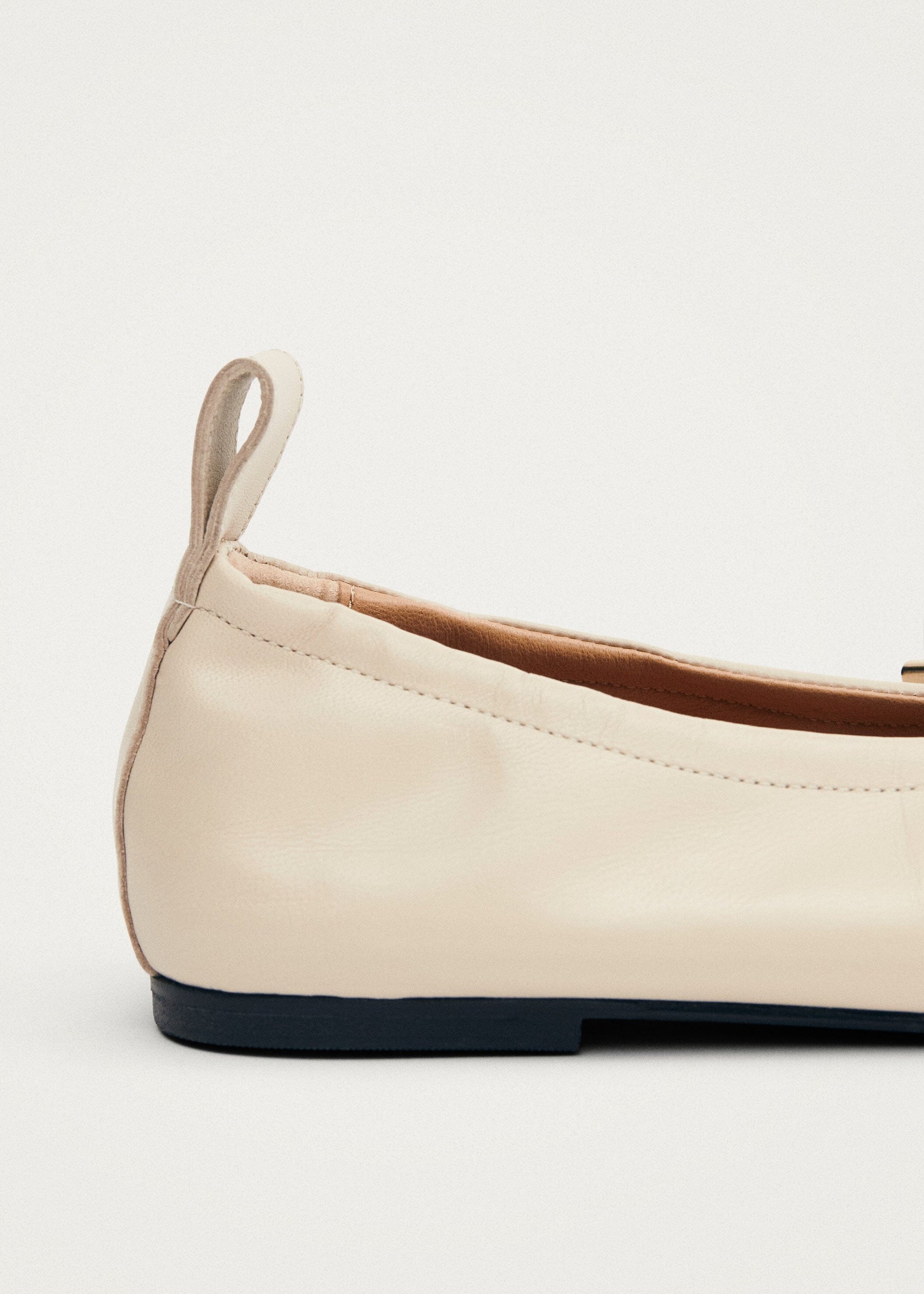 Rosalind Cremefarbene Ballerinas