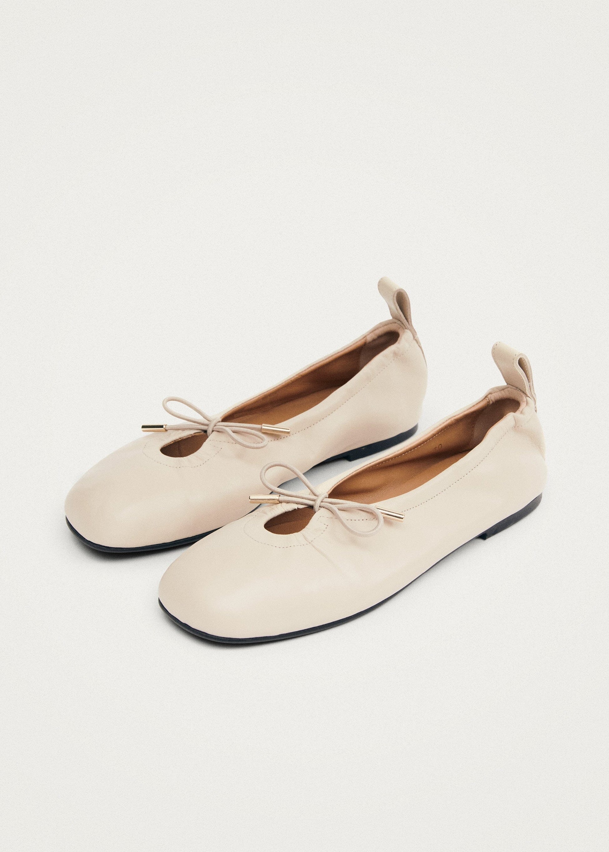 Rosalind Cremefarbene Ballerinas