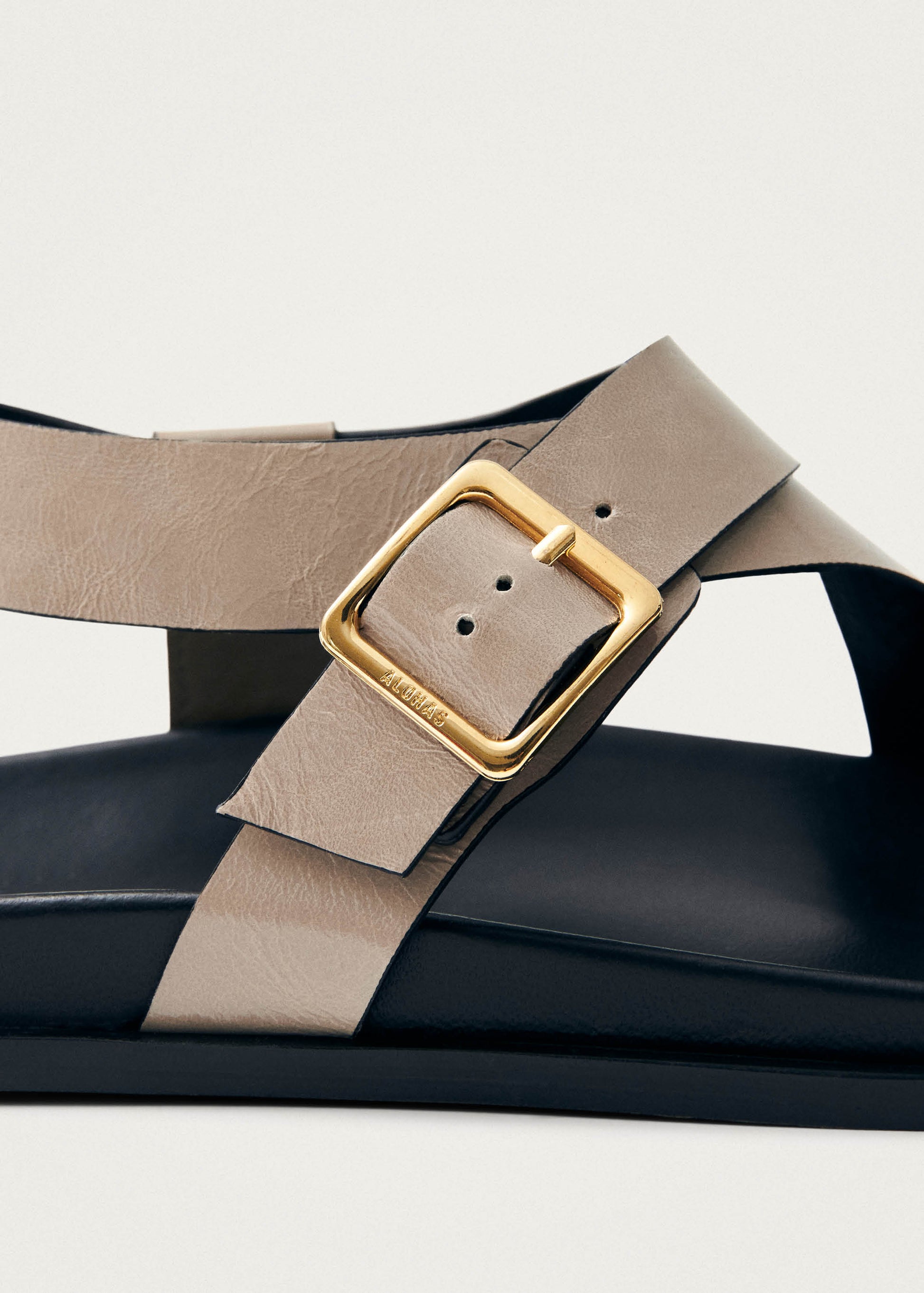 Siren Sandalias de Cuero Beige con Piedra Ónix
