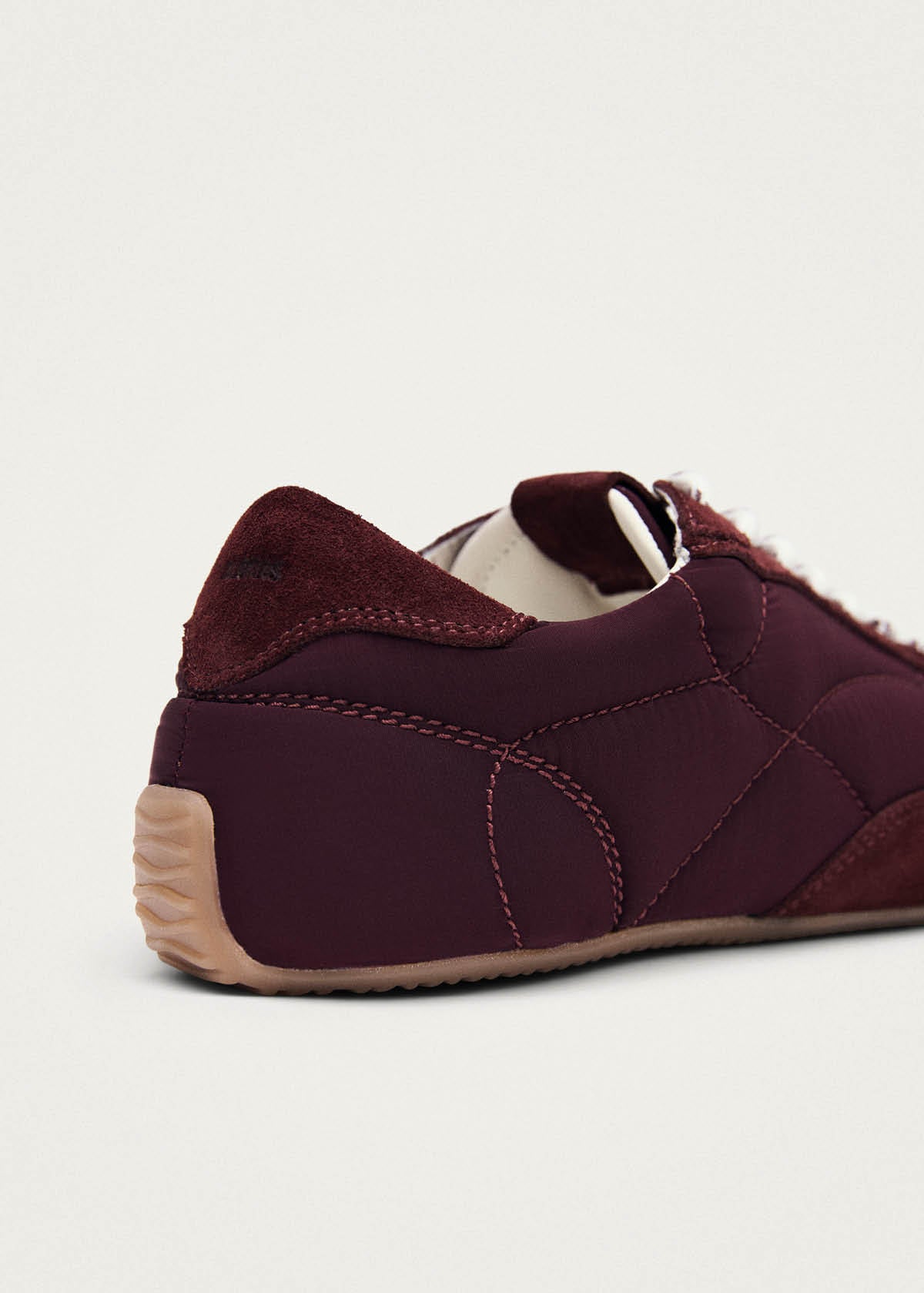 Tb.25 Zapatillas Burdeos