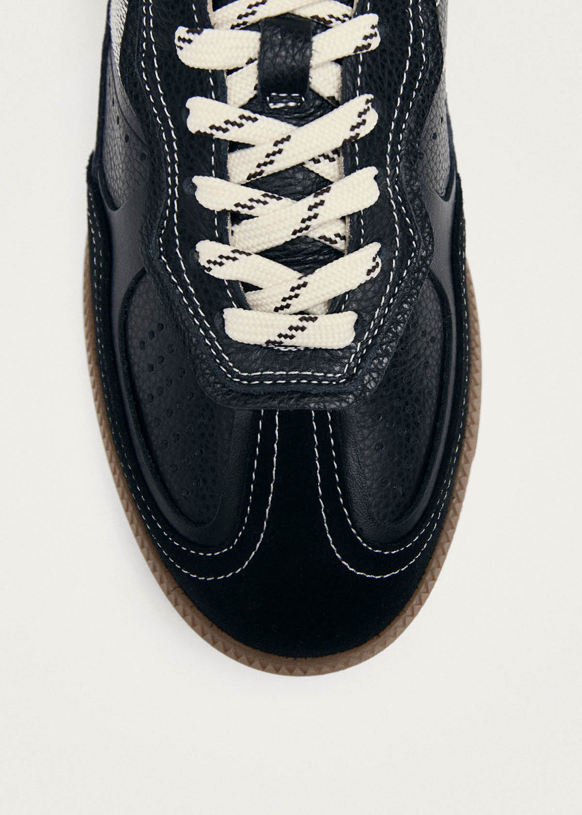 Tb.490 Baskets en Cuir Noir et Crème Grainé